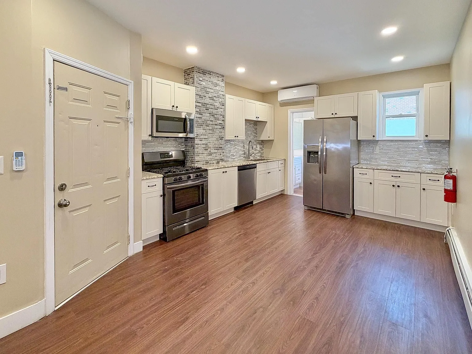 1 bed, 1.0 bath, 700 sqft, $2,175 — Photo 1