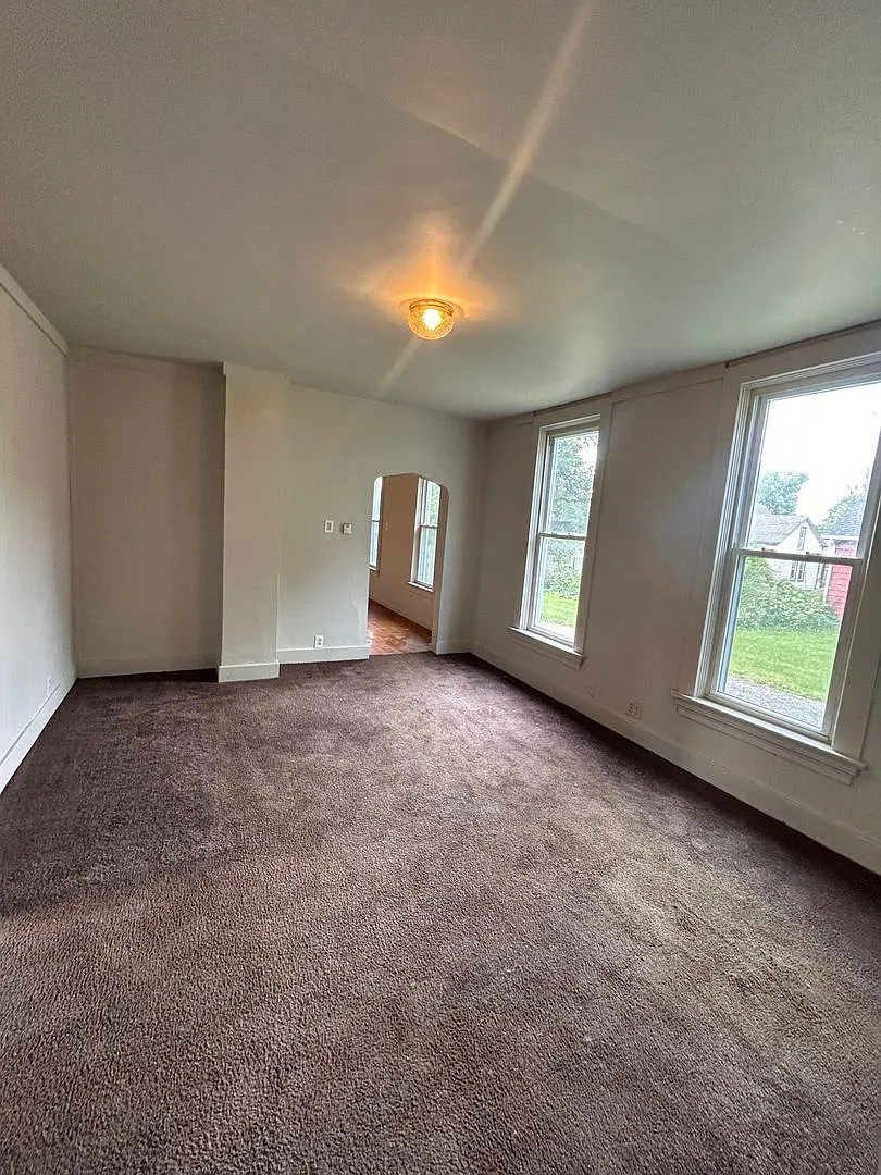 2420 Miner St — Photo 2
