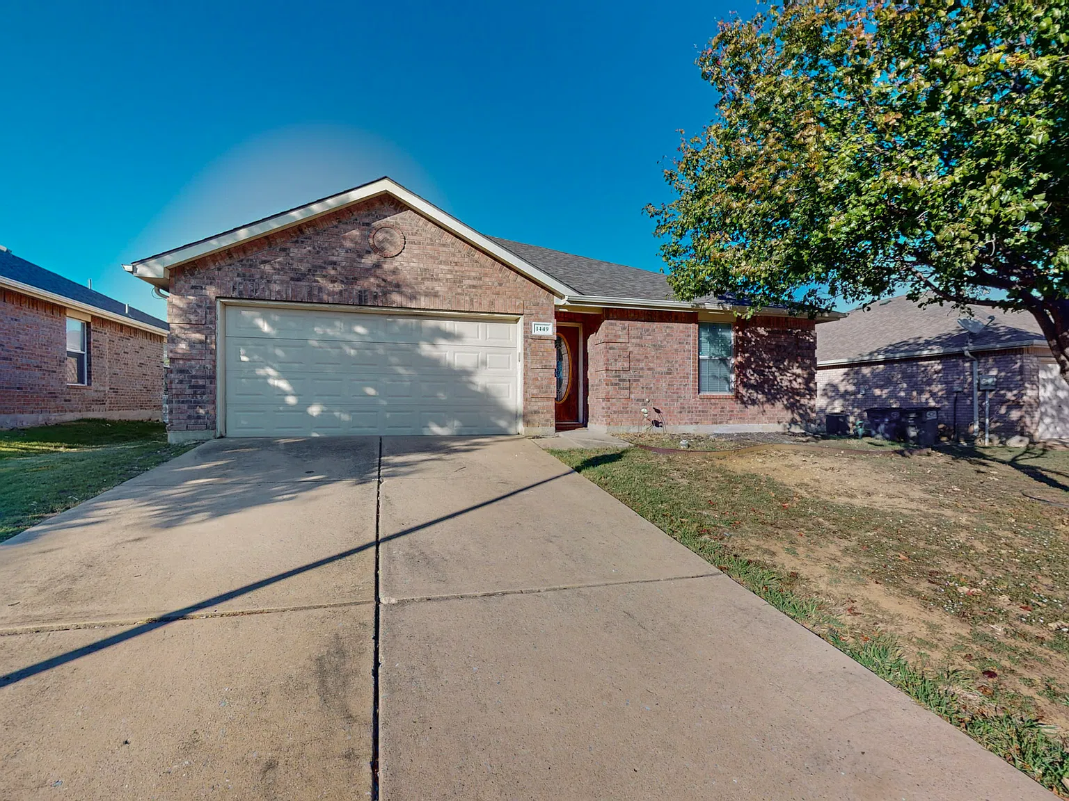 1449 Waterford Dr — Photo 2