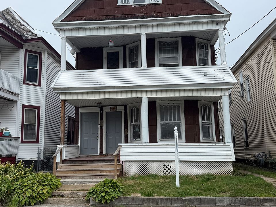 1st image of 82 Robinson St #1