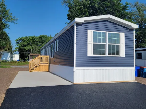 117 Oakleaf Dr, Brutus, NY 13166