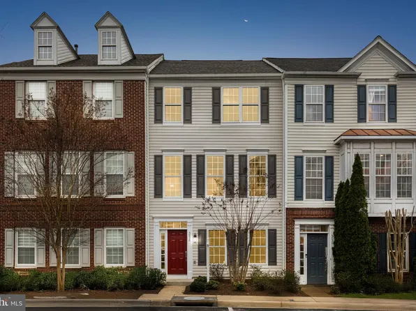 5036 Greenhouse Ter, Centreville, VA 20120