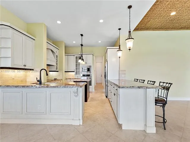 5 bed, 3.5 bath, $9,500 — Photo 4