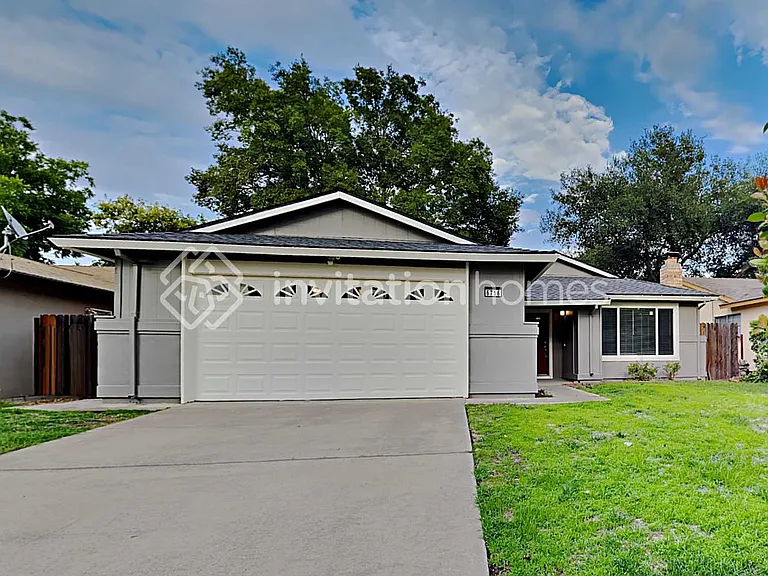 6716 Donerail Dr — Photo 1