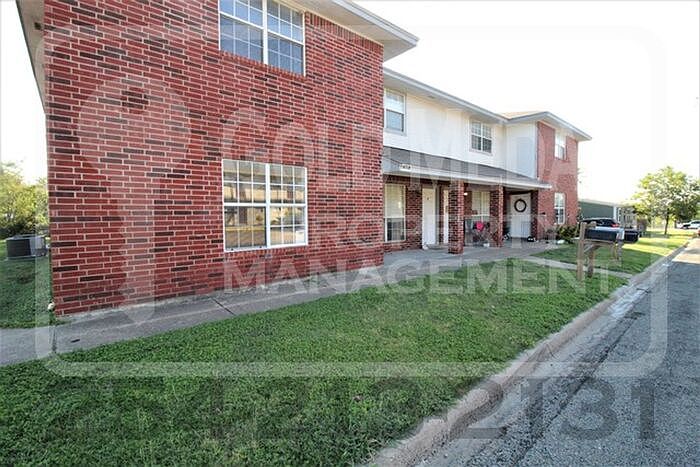 1st image of 104 Avenue C APT B