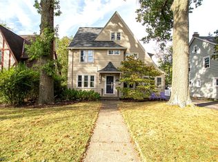 15911 Fernway Rd, Shaker Heights, OH 44120