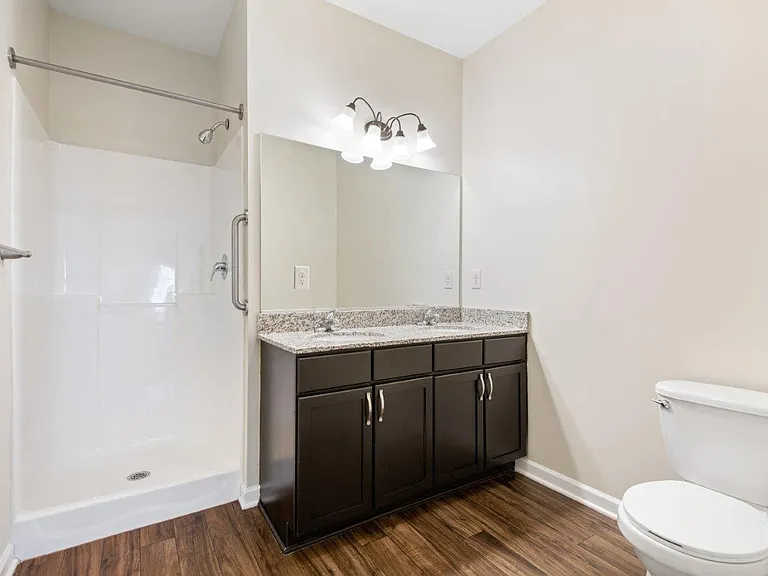 Ethan Pointe Apartment Homes — Photo 8