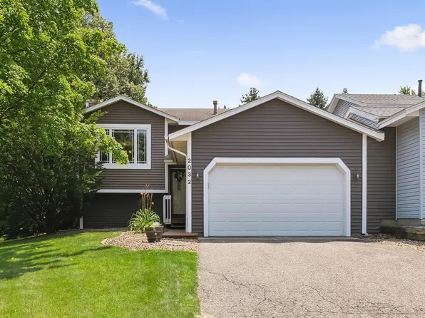 2032 Vienna Ln, Eagan, MN 55122