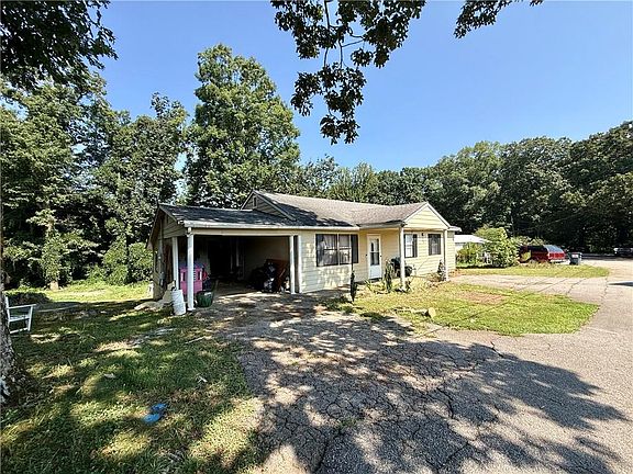 2nd image of 105 Bennett Dr