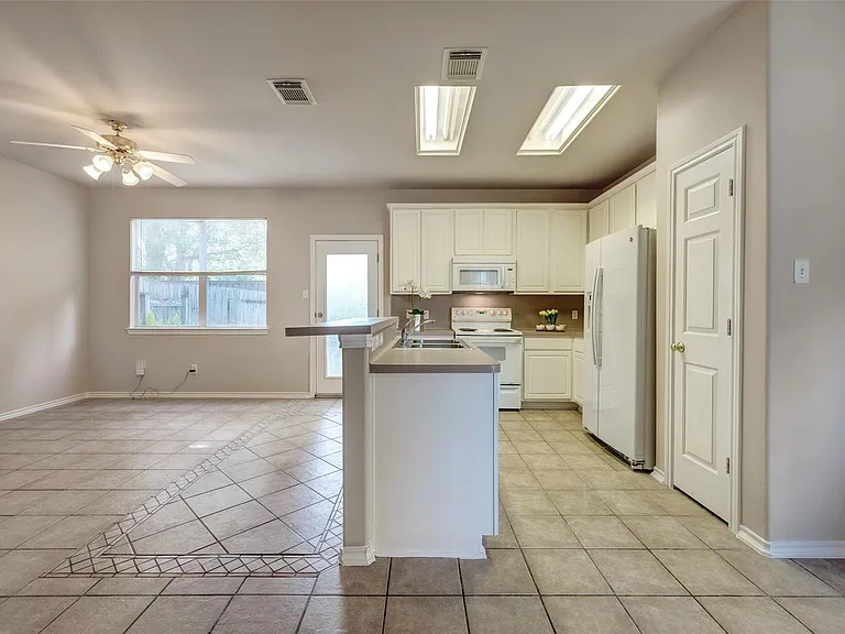 16535 Cairngrove Ln — Photo 8