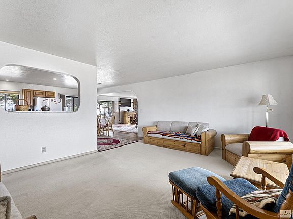 4th image of 255 El Molino Dr