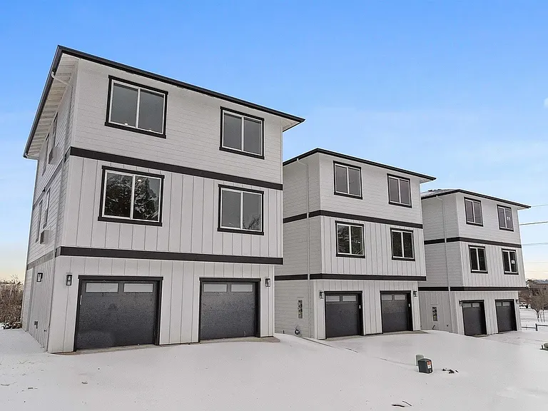 2399 Strong Heights Ln SE — Photo 3