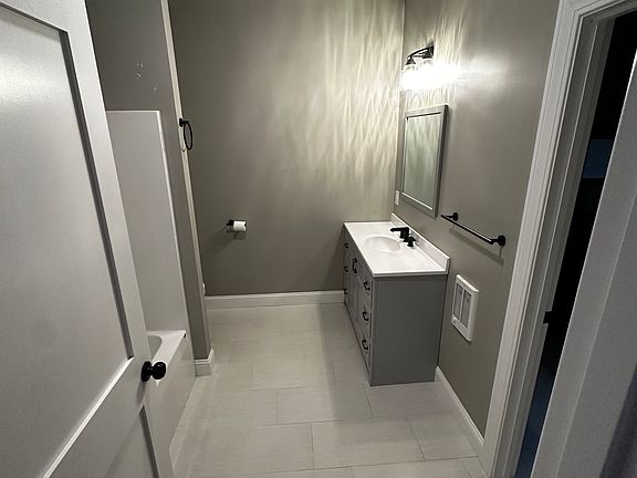 3rd image of 5 Emerald Dr #3B
