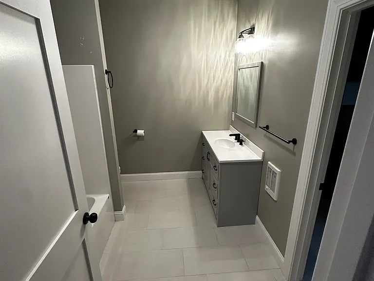 5 Emerald Dr #3B — Photo 3