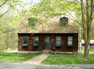 154 Fenner Hill Rd, Hope Valley, RI 02832