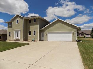 541 Southwind Dr, Fairmont, MN 56031