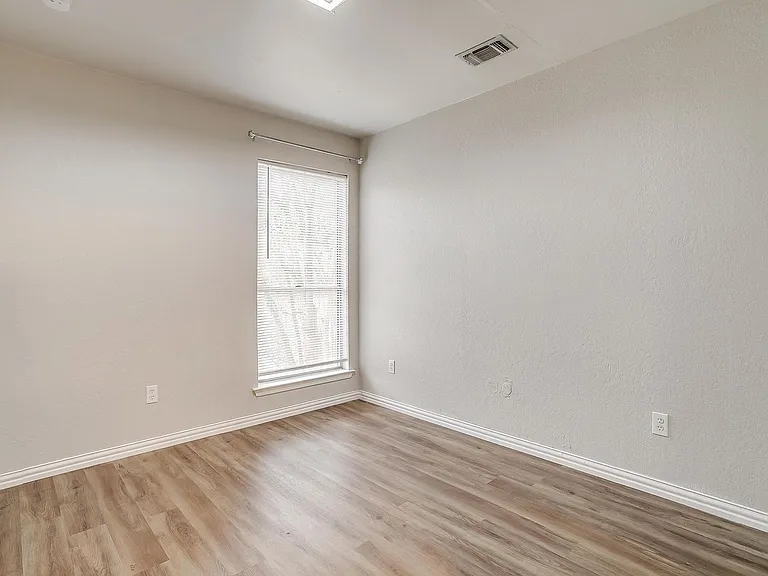 5947 Chimney Wood Cir — Photo 31