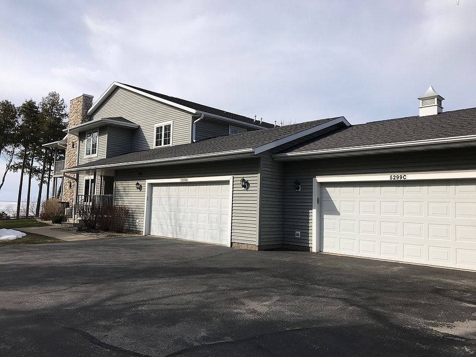 Large entryway end unit 