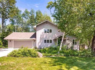 812 Mellwood Ave, Duluth, MN 55804