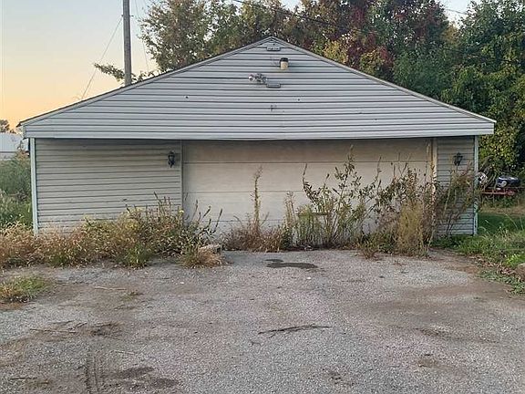 4th image of 2597 Morin Grove St