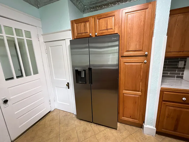 1117 Lexington Ave — Photo 24