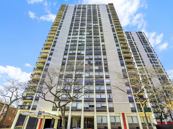 1455 N Sandburg Ter APT 801, Chicago, IL 60610