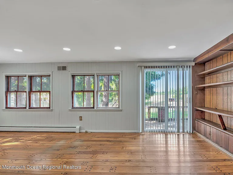 284 Millstone Rd — Photo 33