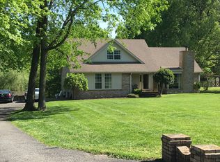 202 Pennsylvania Ave, White House, TN 37188