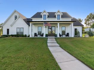 108 Deer Glade Ln, Azle, TX 76020