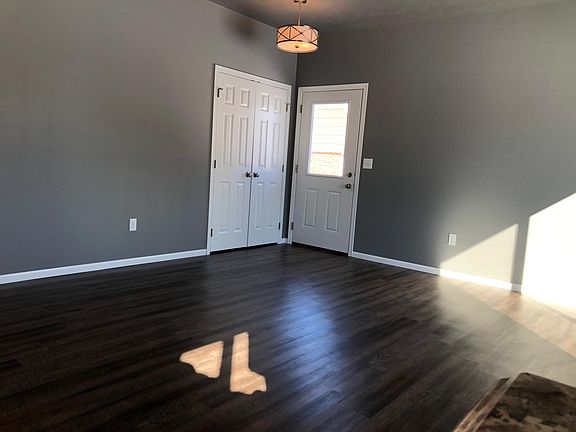 4th image of 202 Bernadine Pl