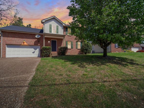 2527 Edinburgh St, Old Hickory, TN 37138