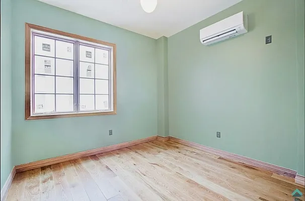 Rented by EXR | media 3