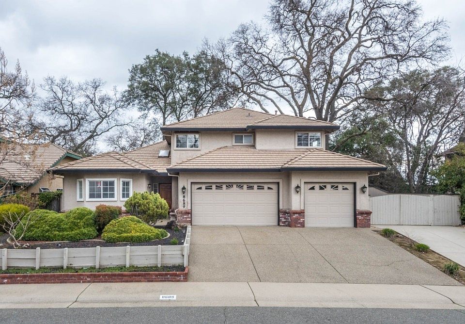 1st image of 8689 Village Park Ct