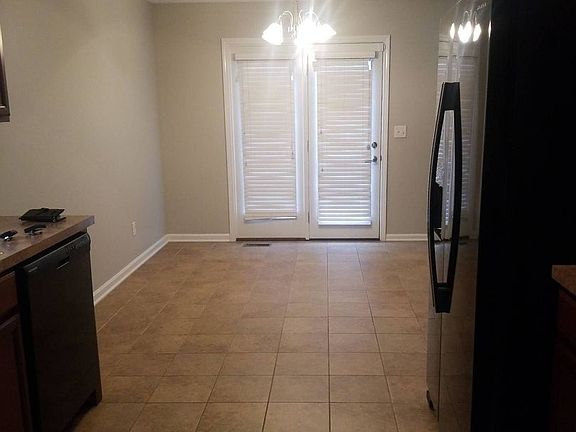 4th image of 2328 Brookview Dr