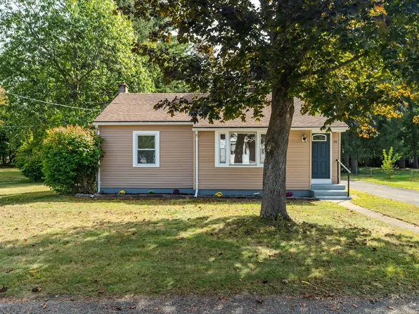 43 Pleasantview St, Ludlow, MA 01056