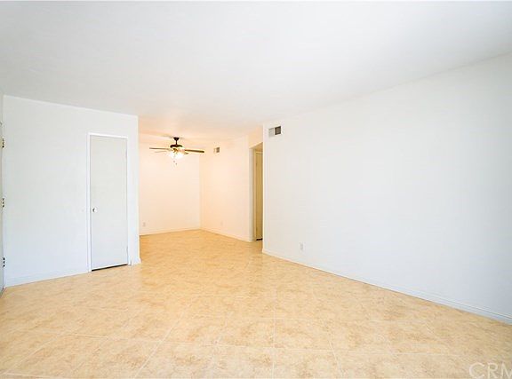 Breakfast nook opens to living room