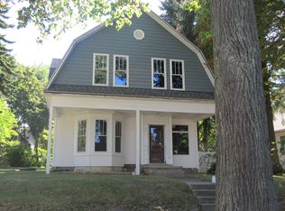 459 3rd St, Manistee, MI 49660