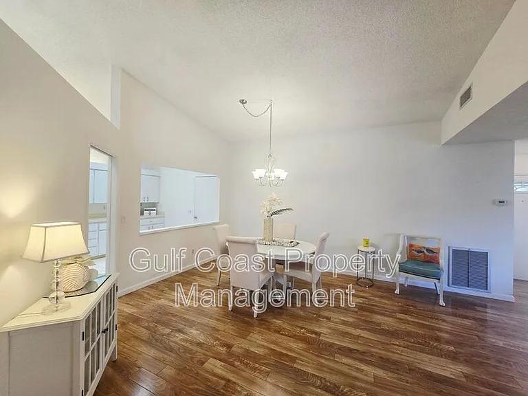 5808 Garden Lakes Dr — Photo 10
