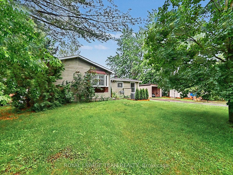 1st image of 2466 Fairmile Rd N