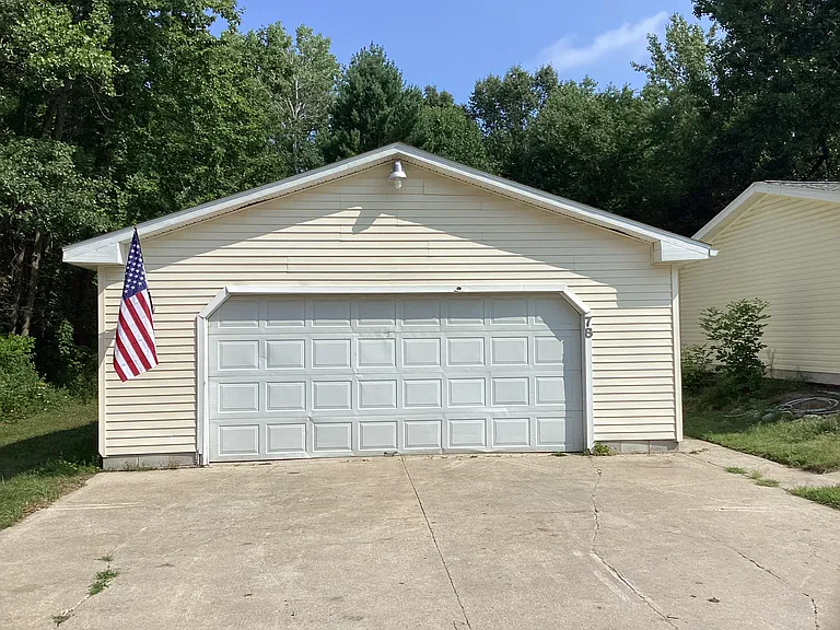 78 W Dague Rd — Photo 3