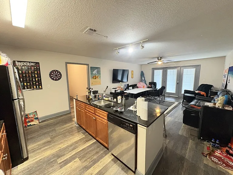 1612 Muscovy Way — Photo 4