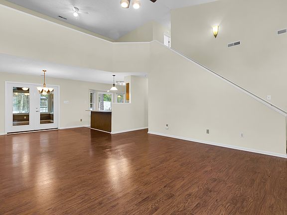 5th image of 1824 Caracara Dr