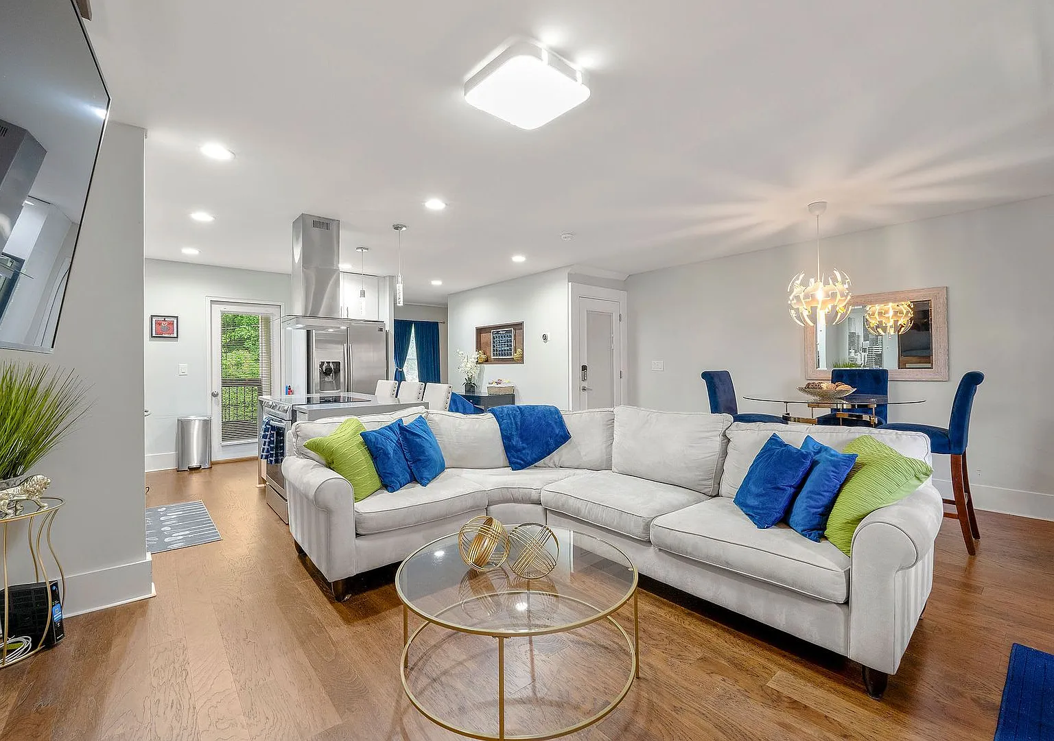 Corporate Luxury Rental 3 BR / 3.5 BA Townhouse in Edgewood (BeltLine Adjacent) — Photo 4