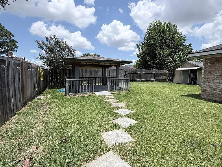 12214 Corona Ln — Photo 10