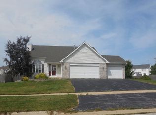 601 Golf Hill Rd, Belvidere, IL 61008