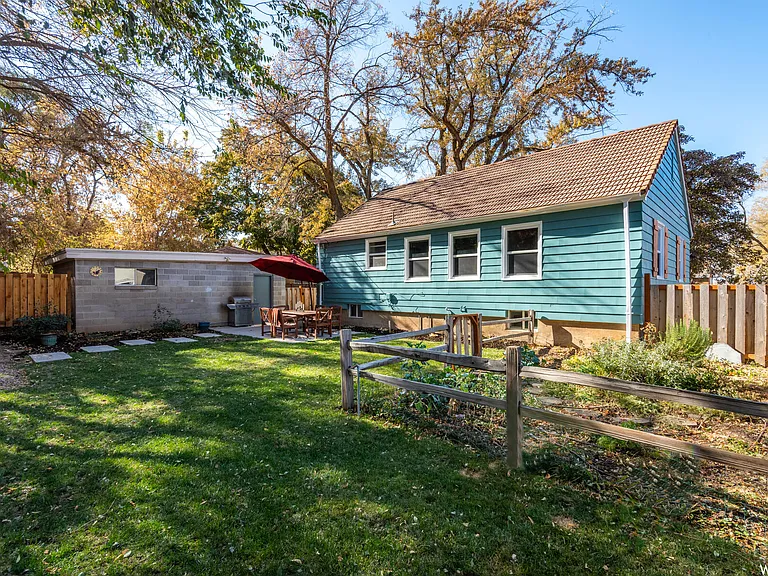 2354 Taylor Ave — Photo 27