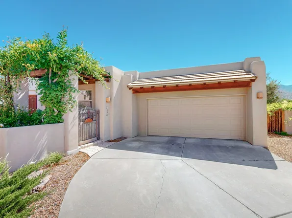 6320 Calla Lily Cir NE, Albuquerque, NM 87111