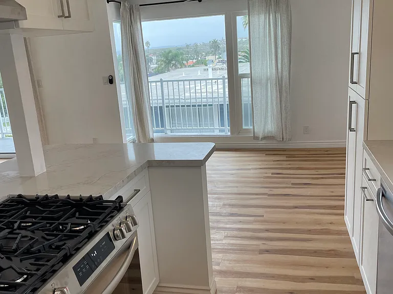 141 Avenida Florencia — Photo 11
