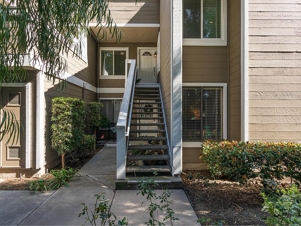 1st image of 12 Brandy Ln