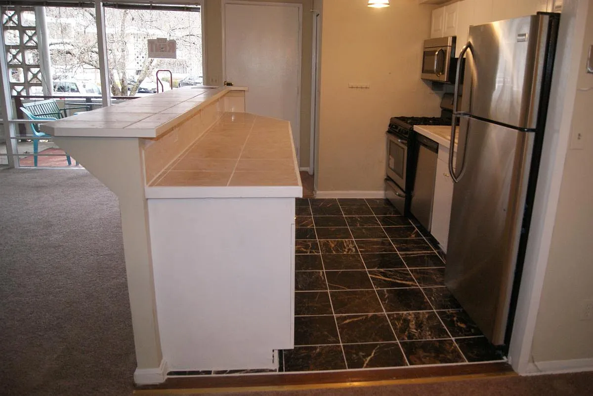 2 bed, 922 sqft, $2,150 — Photo 3